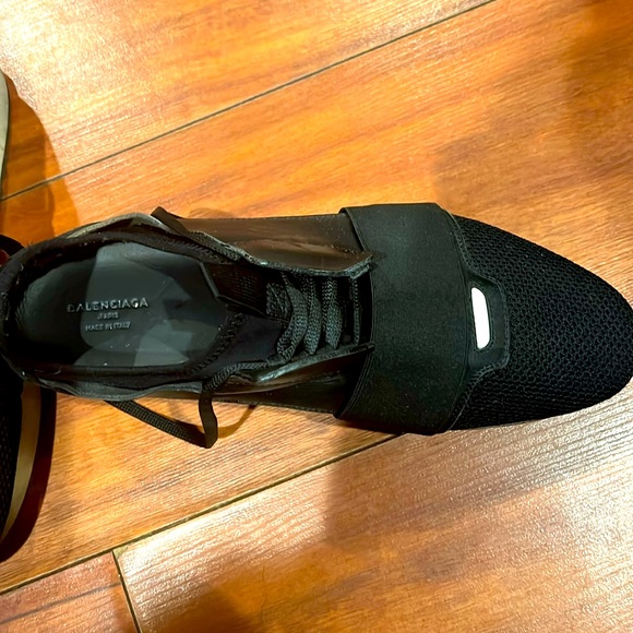 Balenciaga - Picture 4 of 7